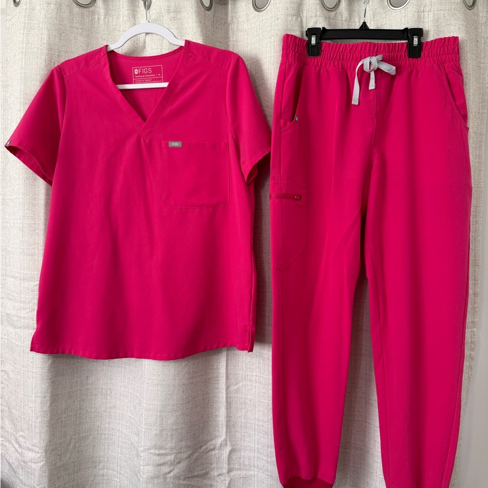Figs Pink Women’s Medium Scrubs Set